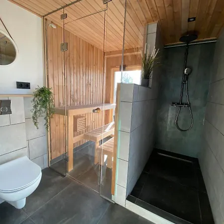 펜션 Cozy House With Sauna By The *