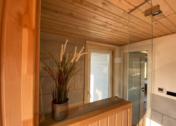 بيت للعطل Cozy House With Sauna By The